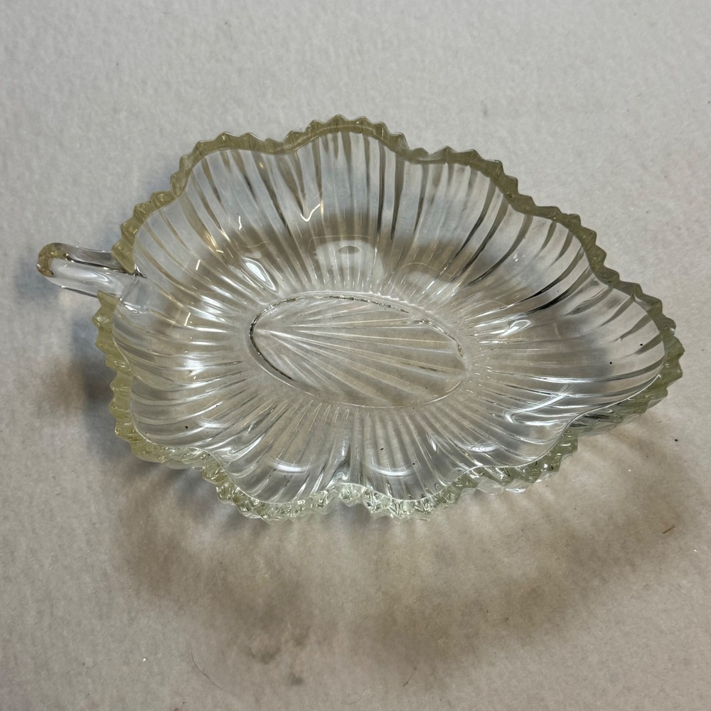 Glass leaf serving/trinket/jewlery tray